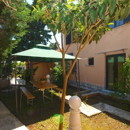 House Puntizela Near The - 747