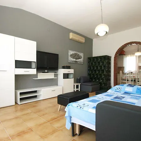 Villa House Puntizela Near The - 747 Pula