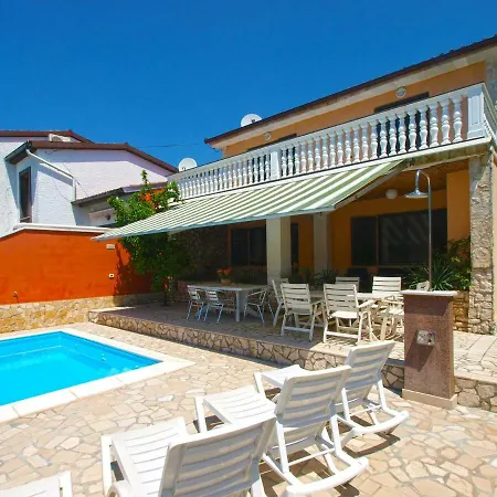 House Puntizela With Pool 747 *