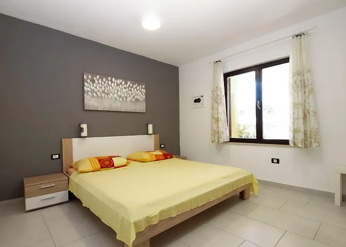 House Puntizela With Pool 747 Semesterbostad Pula