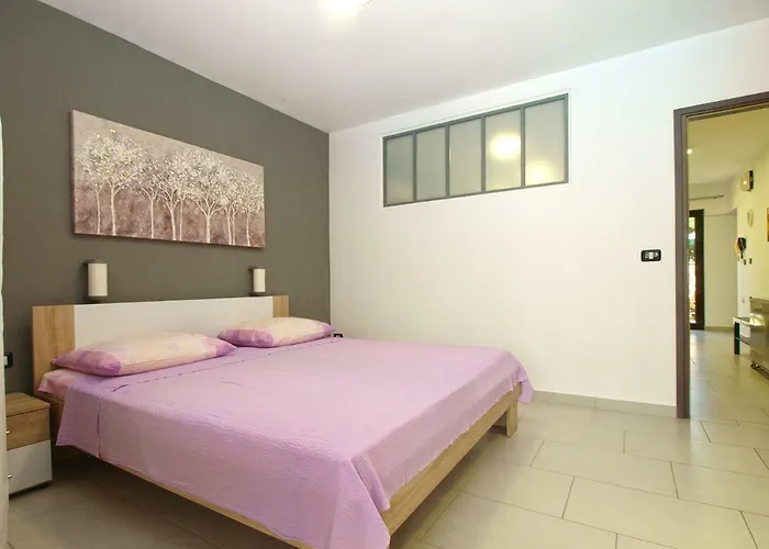 Semesterbostad House Puntizela With Pool 747