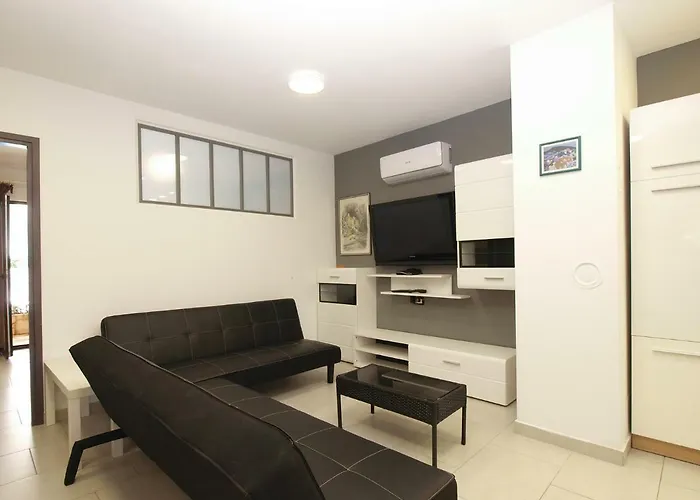 House Puntizela With Pool 747 Semesterbostad