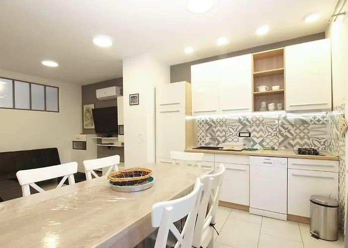 Semesterbostad House Puntizela With Pool 747